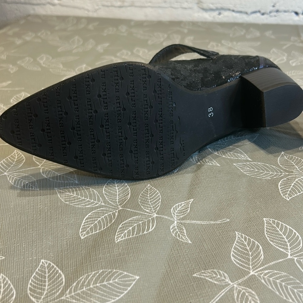 Ladies Artika Heels - Picture 7 of 8